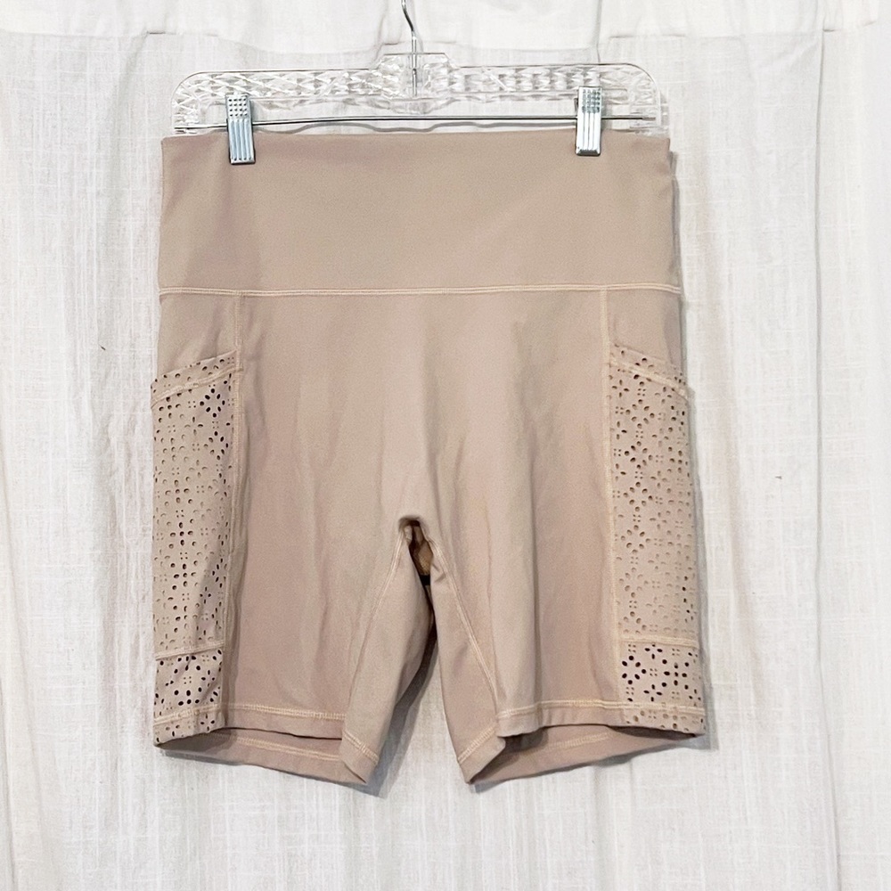 Aerie Biker Bike Shorts Size XL Beige Nude High Rise 7” Eyelet Lace Pockets